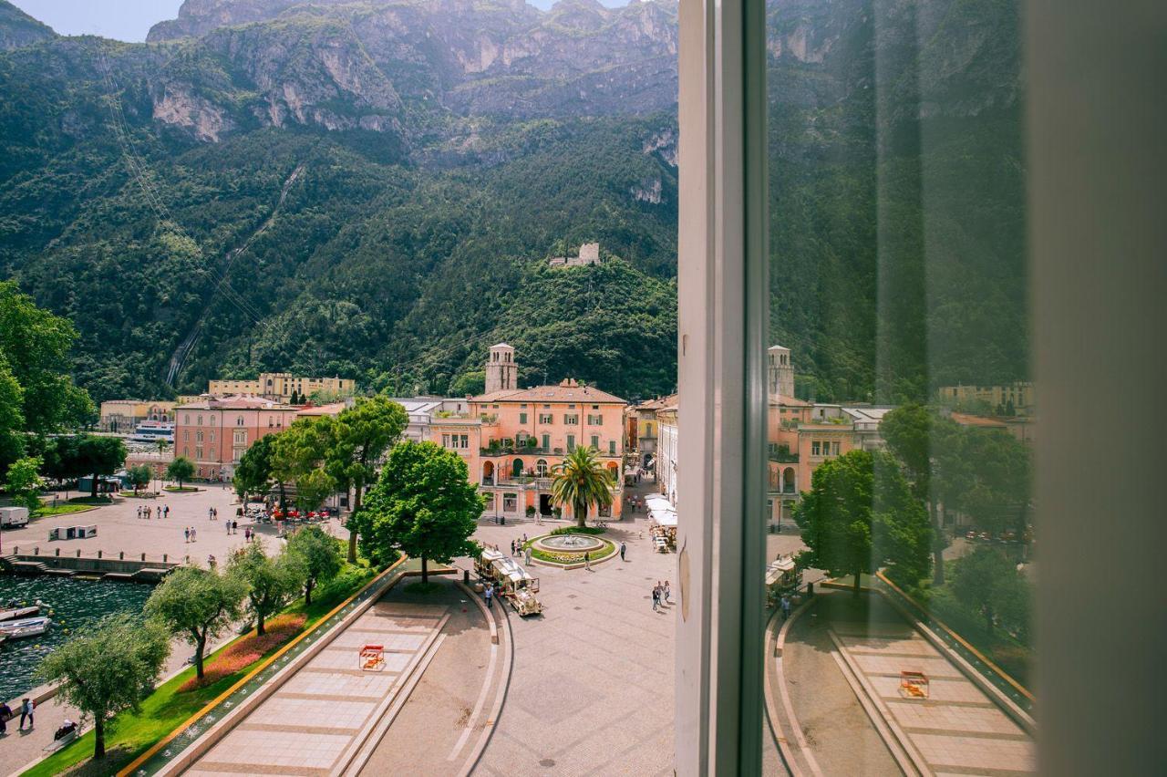 Grand Hotel Riva Bagian luar foto