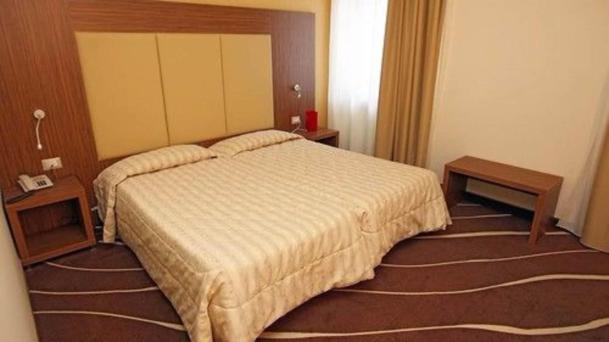 Grand Hotel Riva Bagian luar foto