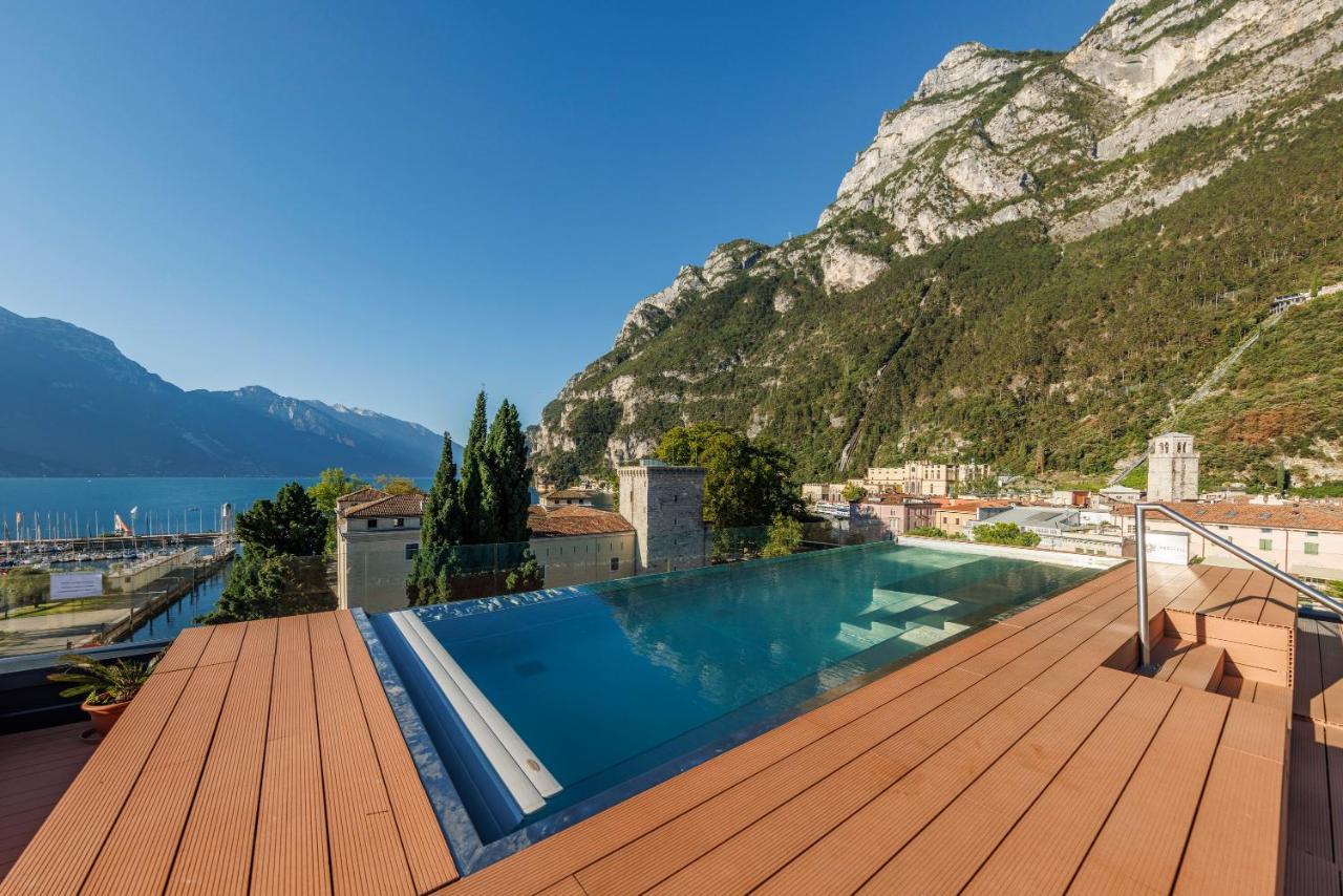 Grand Hotel Riva Bagian luar foto
