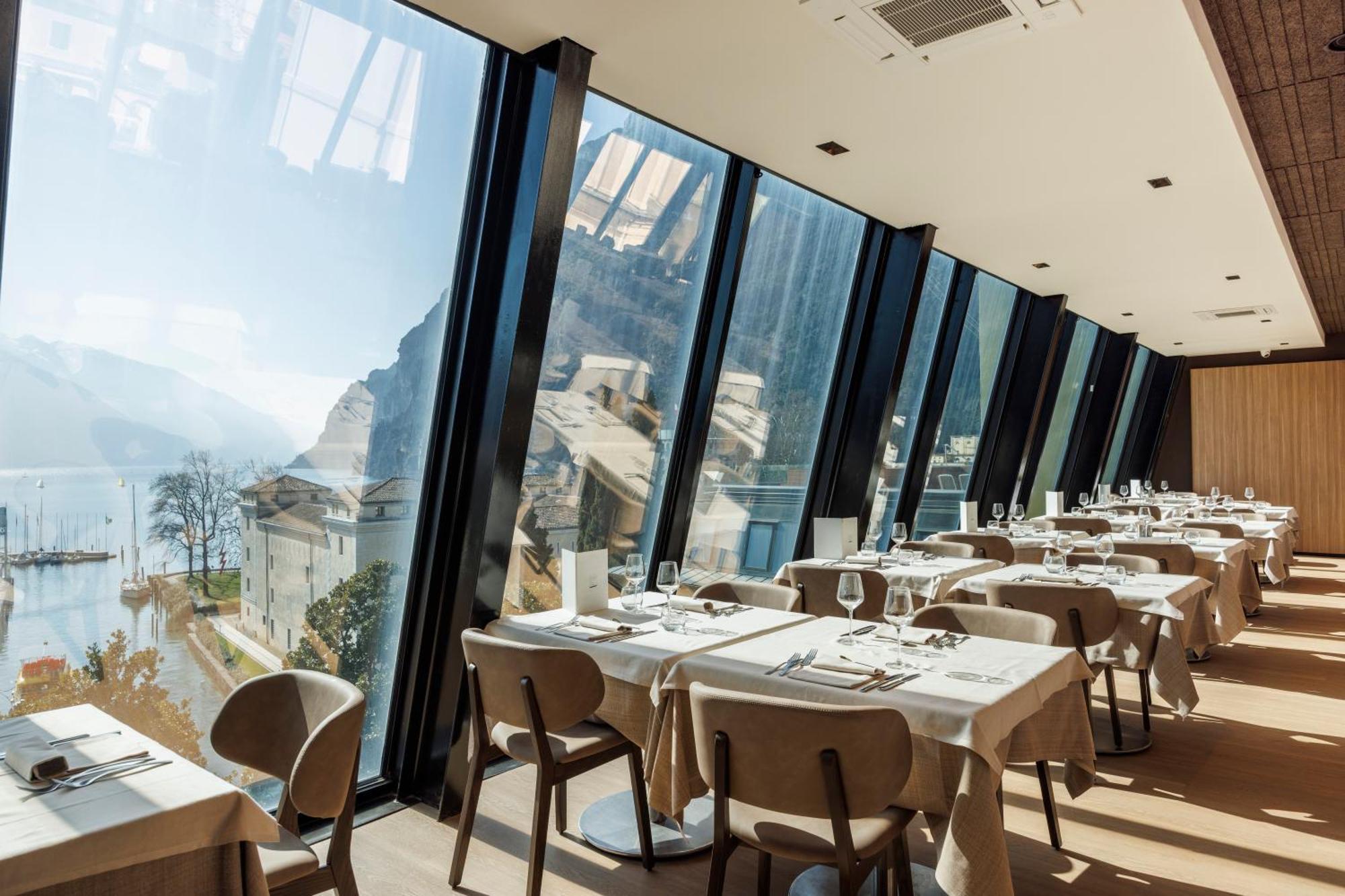 Grand Hotel Riva Bagian luar foto