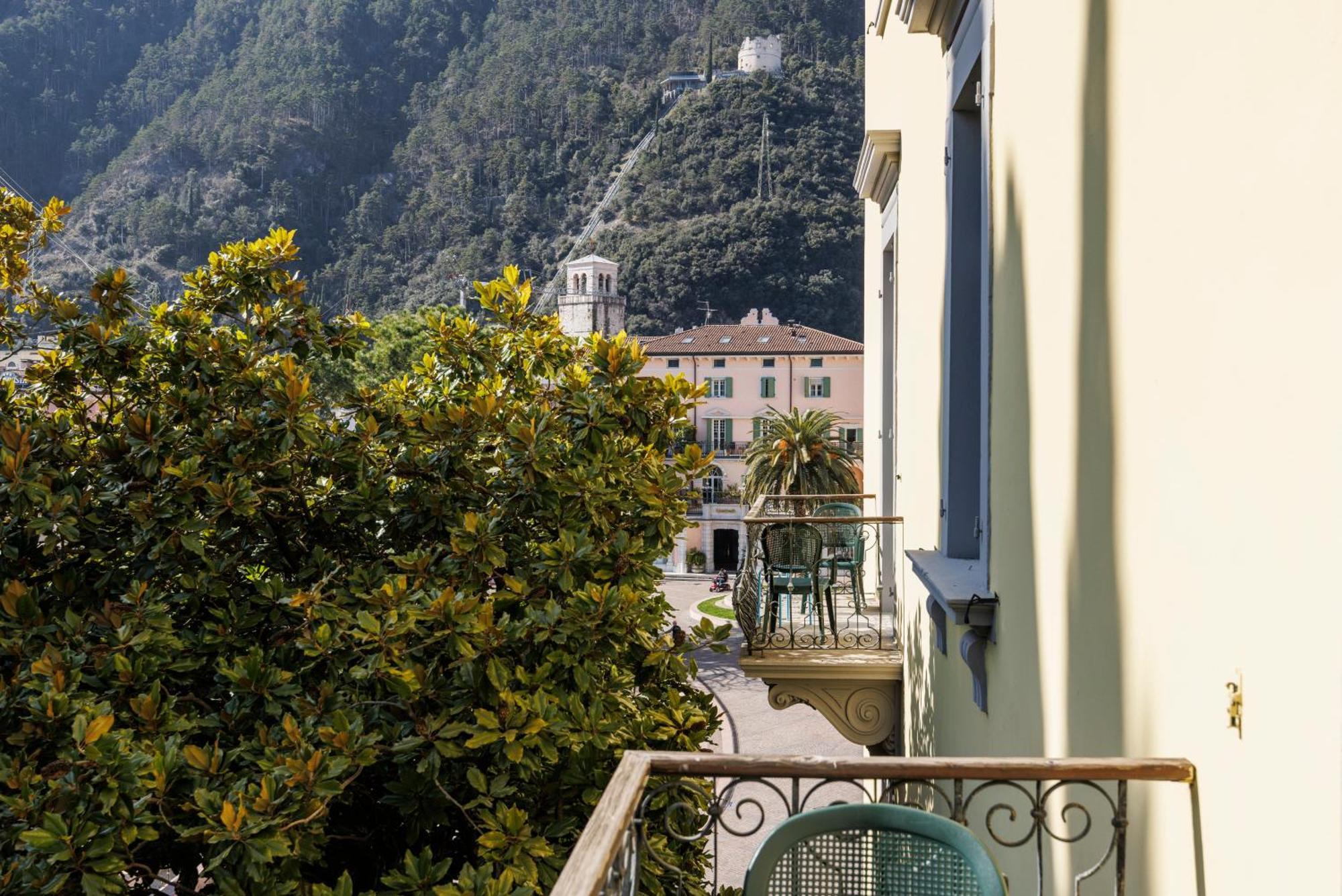 Grand Hotel Riva Bagian luar foto