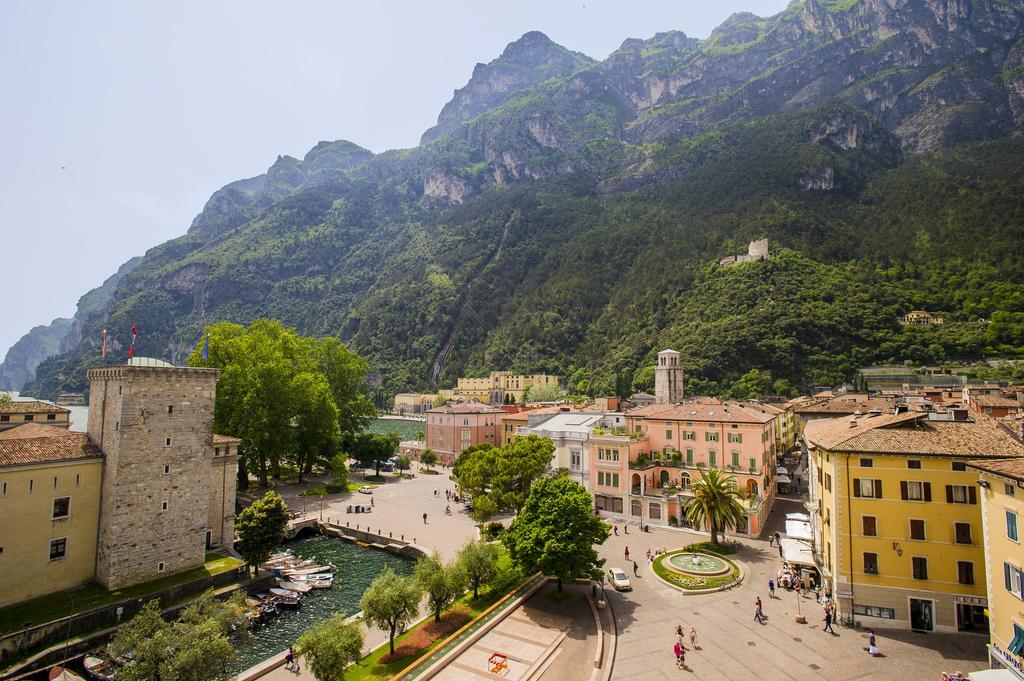 Grand Hotel Riva Bagian luar foto